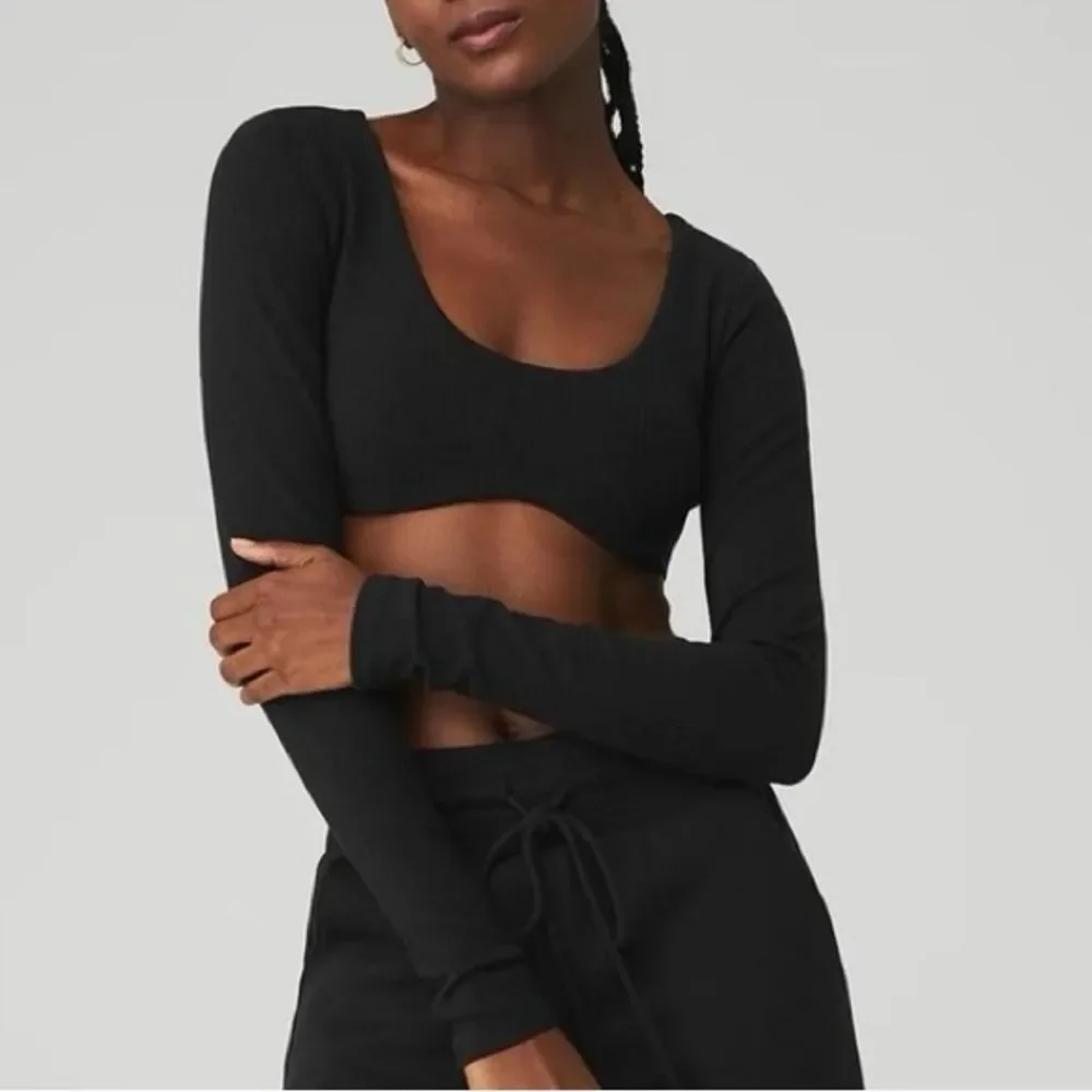 ALO YOGA Ribbed Defined Long Sleeve Bra in Black